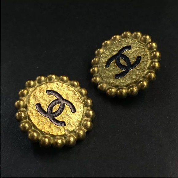 CHANEL CC Logo Gold Tone Earrings - Picture 6 of 8